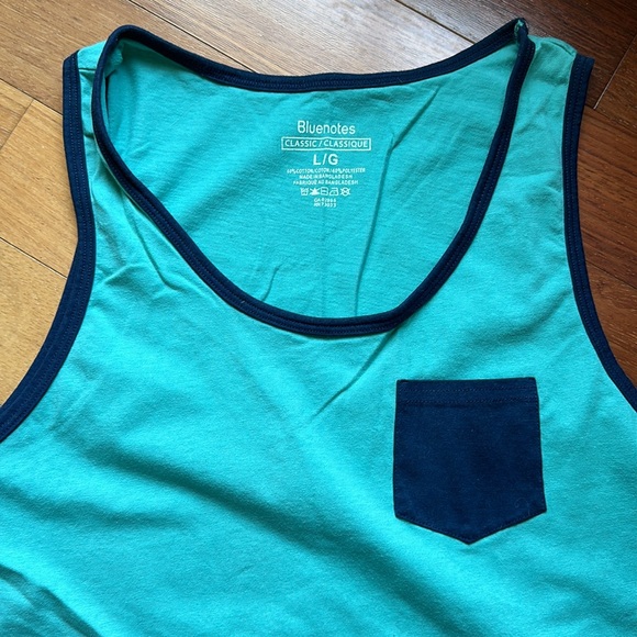 Set of Two Men’s Large Sleeveless Shirts with Contrast Pocket and Edging - Picture 3 of 10